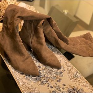 Steve Madden suede boots 👢👢